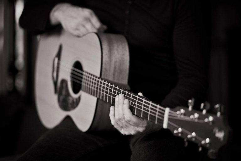 travel acoustic guitar